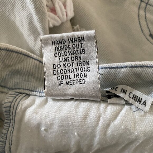 Free Culture Denim Shorts Womens Size 13 Junior’s Light Wash Mid Rise Distressed - Picture 9 of 10